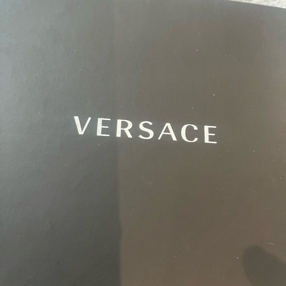 Versace headband🌸🌸 - Picture 3 of 3